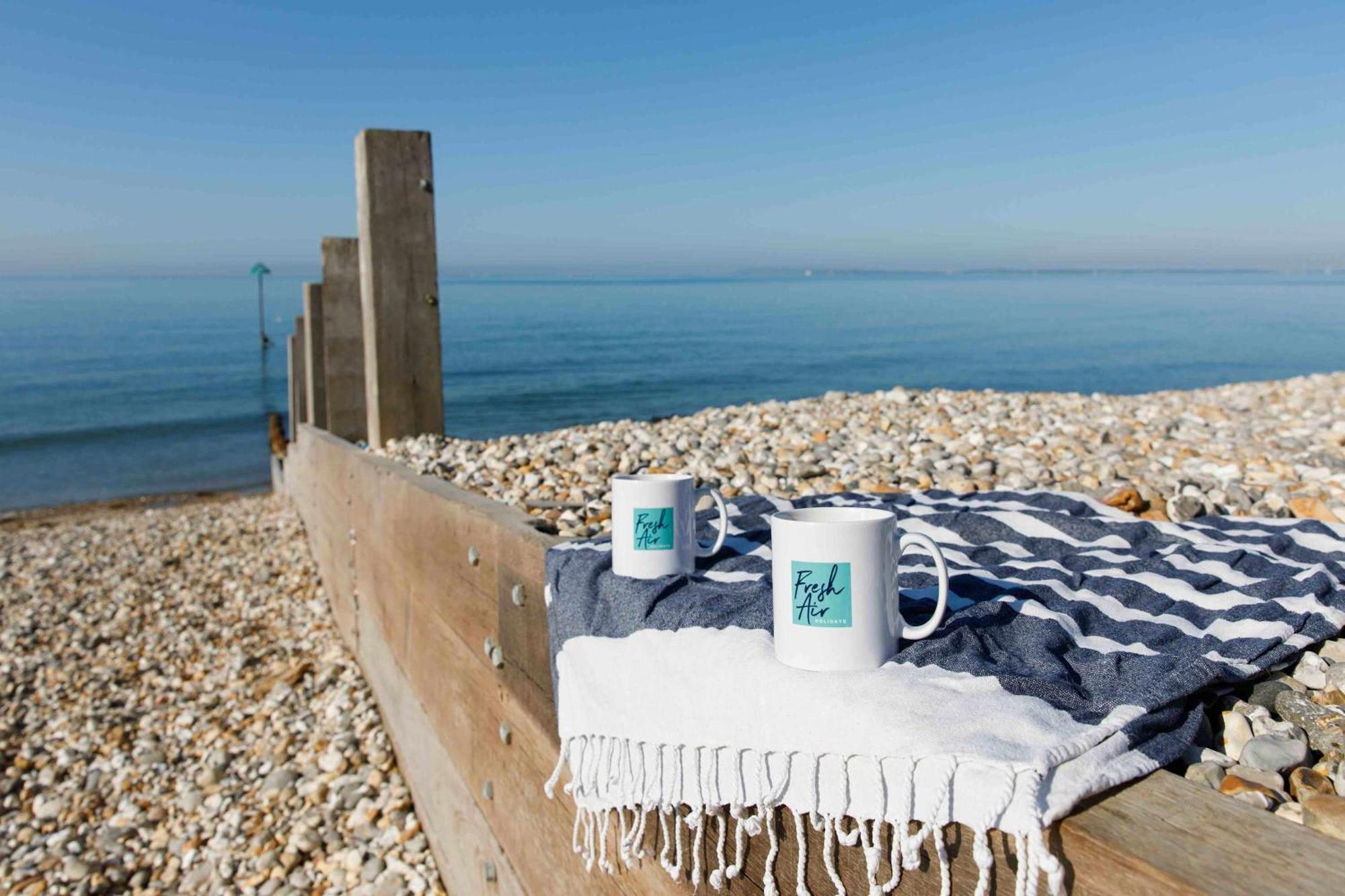 High-End Beachfront Getaway Sea View King Bed East Wittering Buitenkant foto