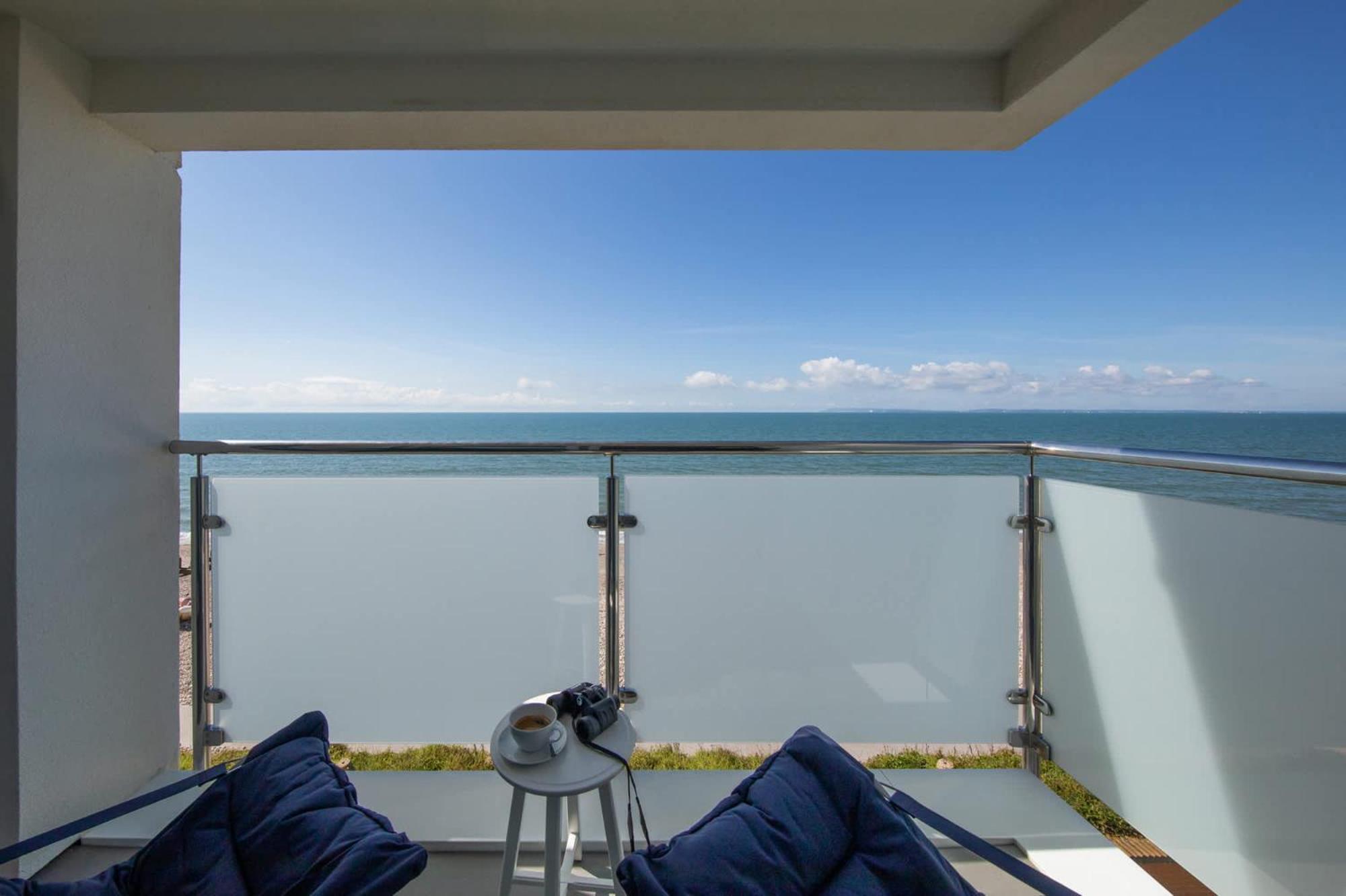 High-End Beachfront Getaway Sea View King Bed East Wittering Buitenkant foto