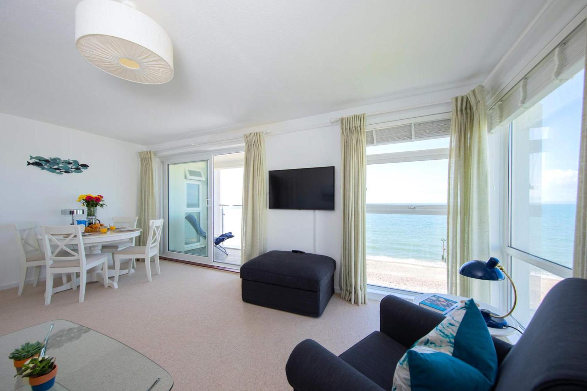 High-End Beachfront Getaway Sea View King Bed East Wittering Buitenkant foto
